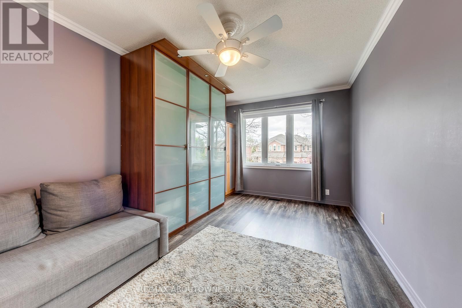 












1209 OLD OAK DRIVE

,
Oakville (WT West Oak Trails),




Ontario
L6M3K6

