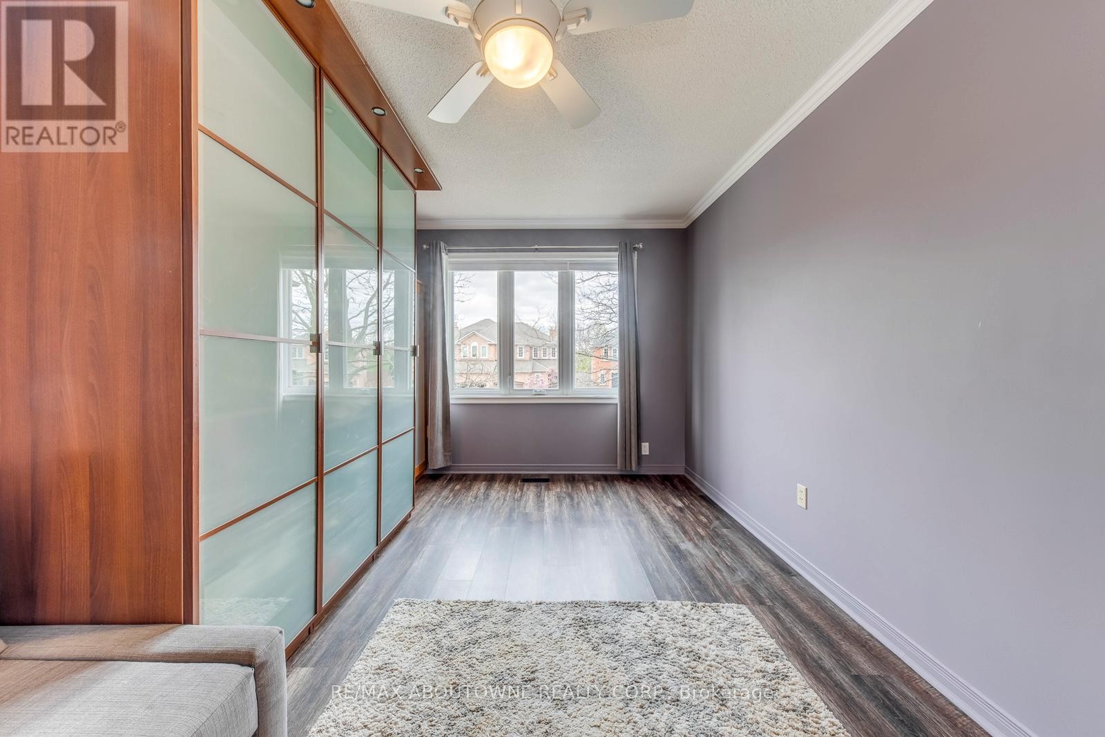 












1209 OLD OAK DRIVE

,
Oakville (WT West Oak Trails),




Ontario
L6M3K6


