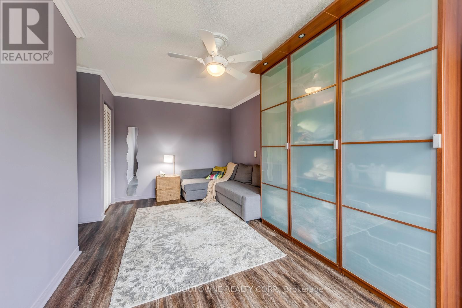 












1209 OLD OAK DRIVE

,
Oakville (WT West Oak Trails),




Ontario
L6M3K6

