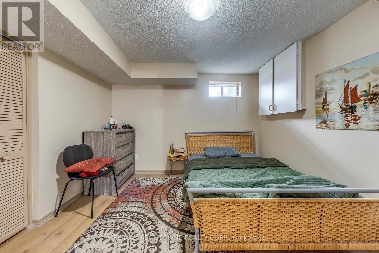 












1209 OLD OAK DRIVE

,
Oakville (WT West Oak Trails),




Ontario
L6M3K6

