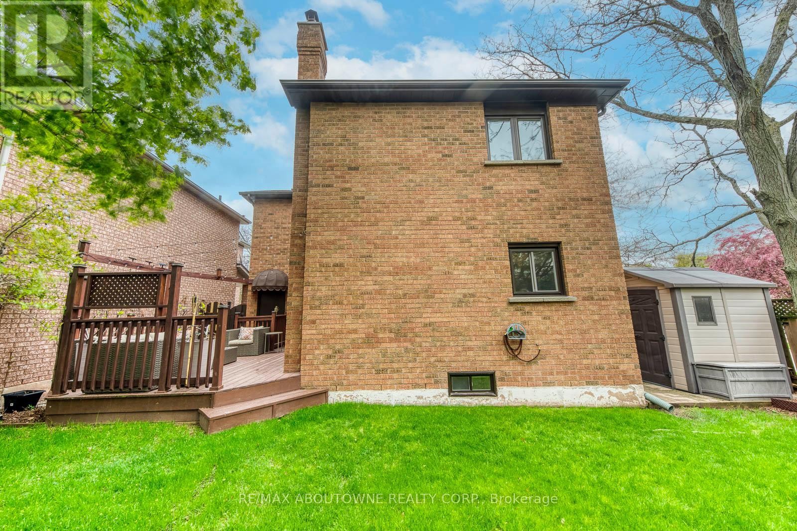 












1209 OLD OAK DRIVE

,
Oakville (WT West Oak Trails),




Ontario
L6M3K6

