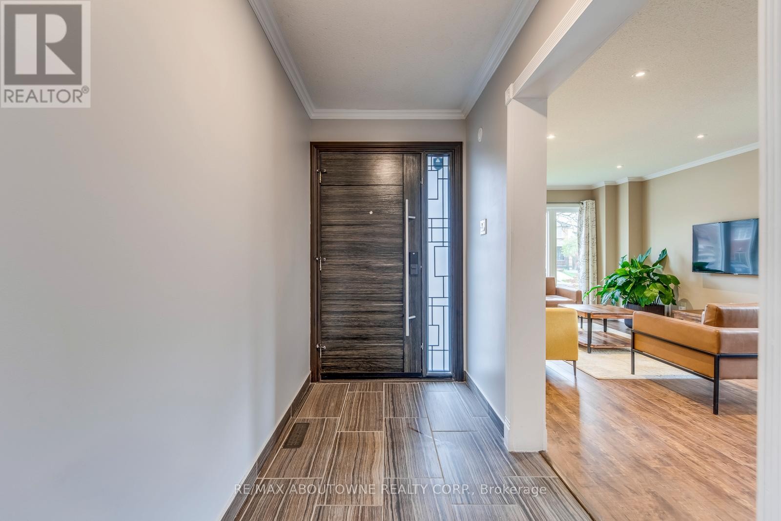 












1209 OLD OAK DRIVE

,
Oakville (WT West Oak Trails),




Ontario
L6M3K6

