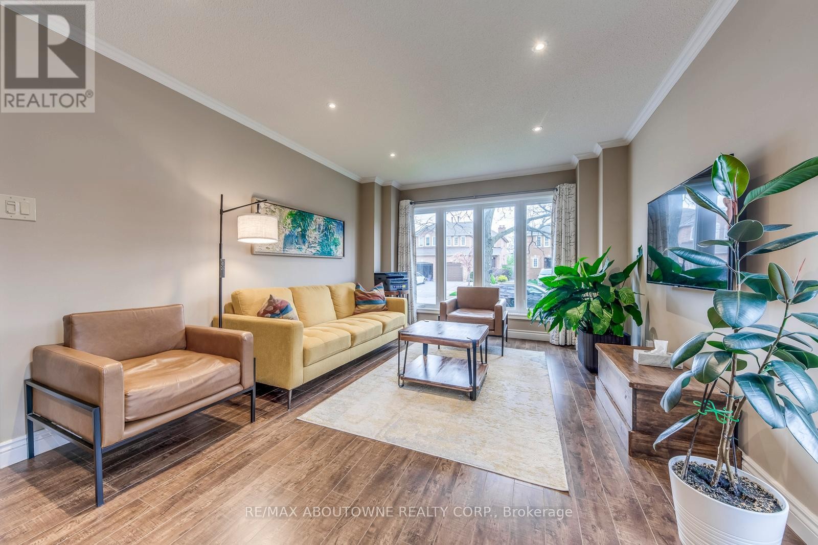 












1209 OLD OAK DRIVE

,
Oakville (WT West Oak Trails),




Ontario
L6M3K6

