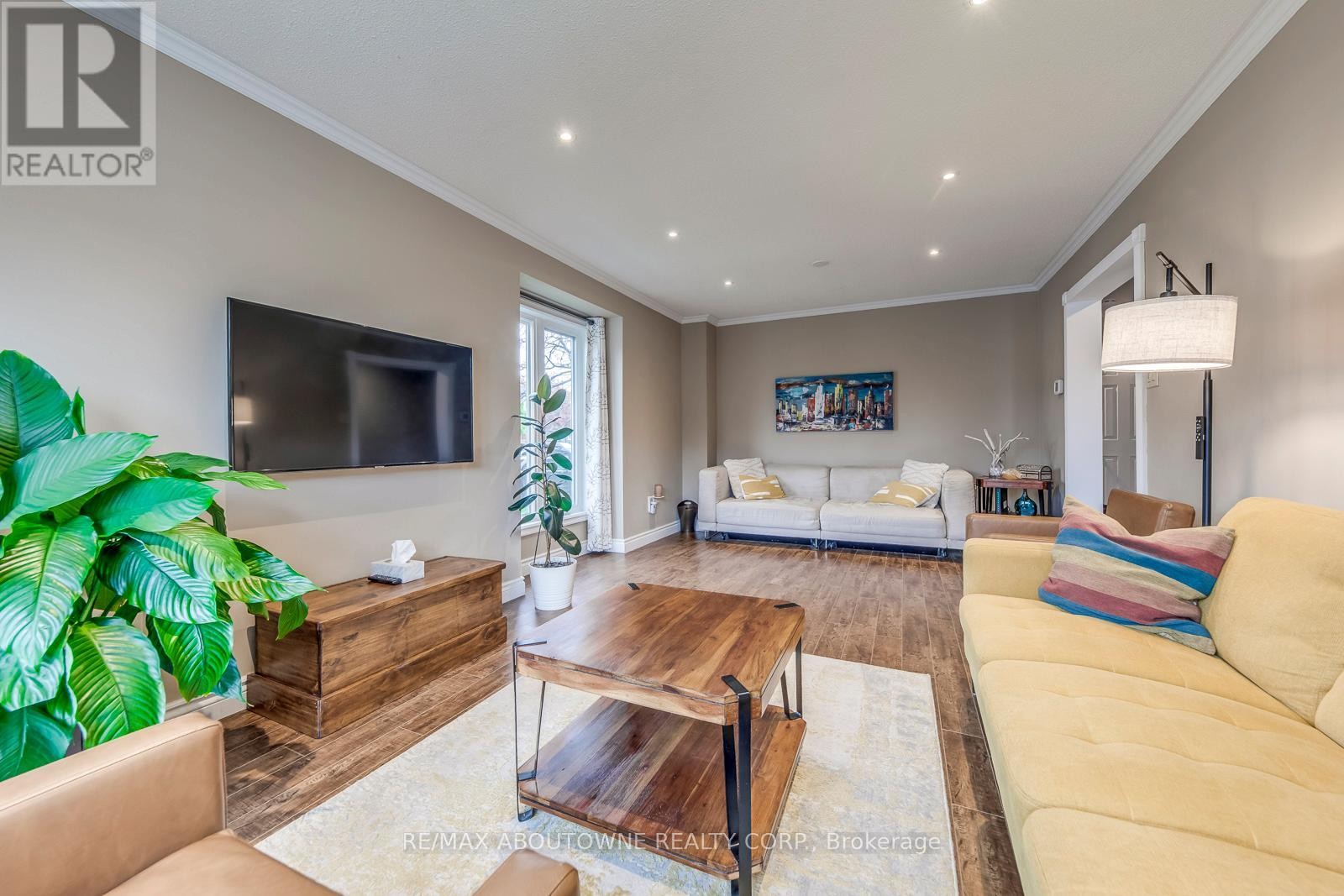 












1209 OLD OAK DRIVE

,
Oakville (WT West Oak Trails),




Ontario
L6M3K6

