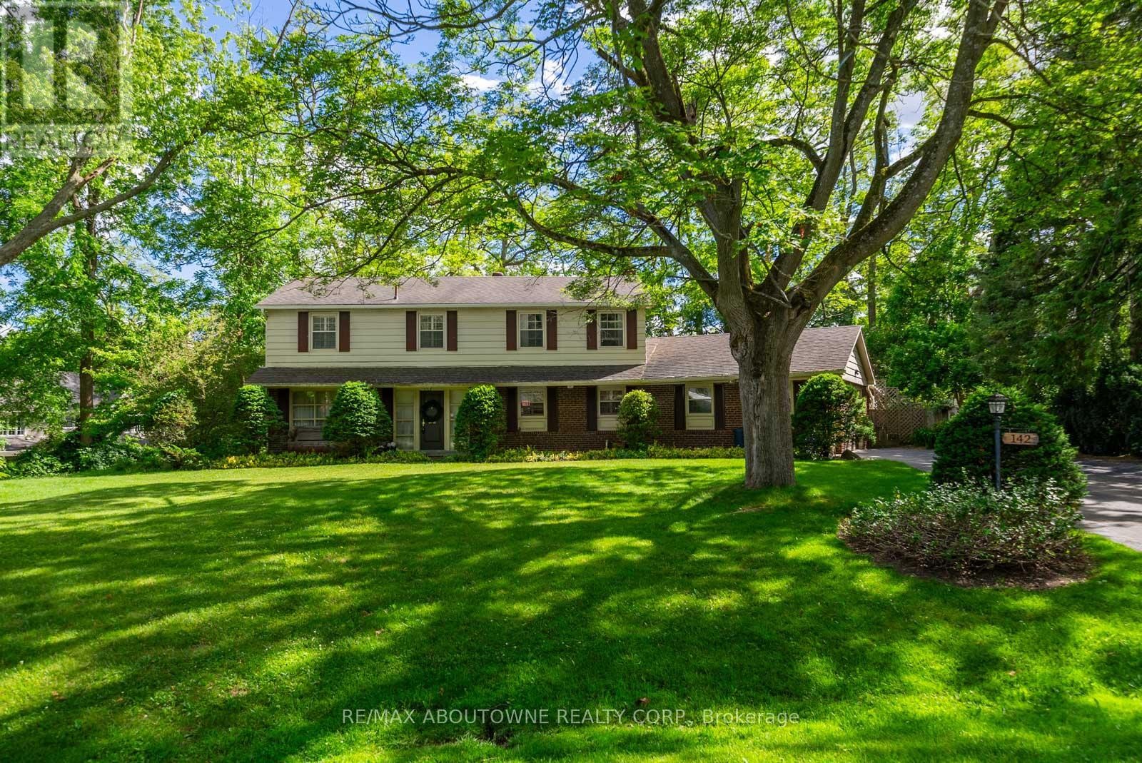 












142 ABBEY COURT

,
Oakville (MO Morrison),




Ontario
L6J4L1

