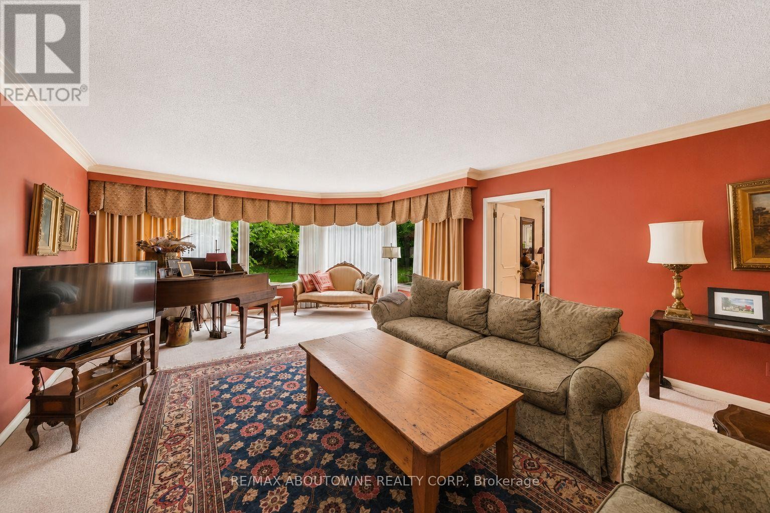 












142 ABBEY COURT

,
Oakville (MO Morrison),




Ontario
L6J4L1

