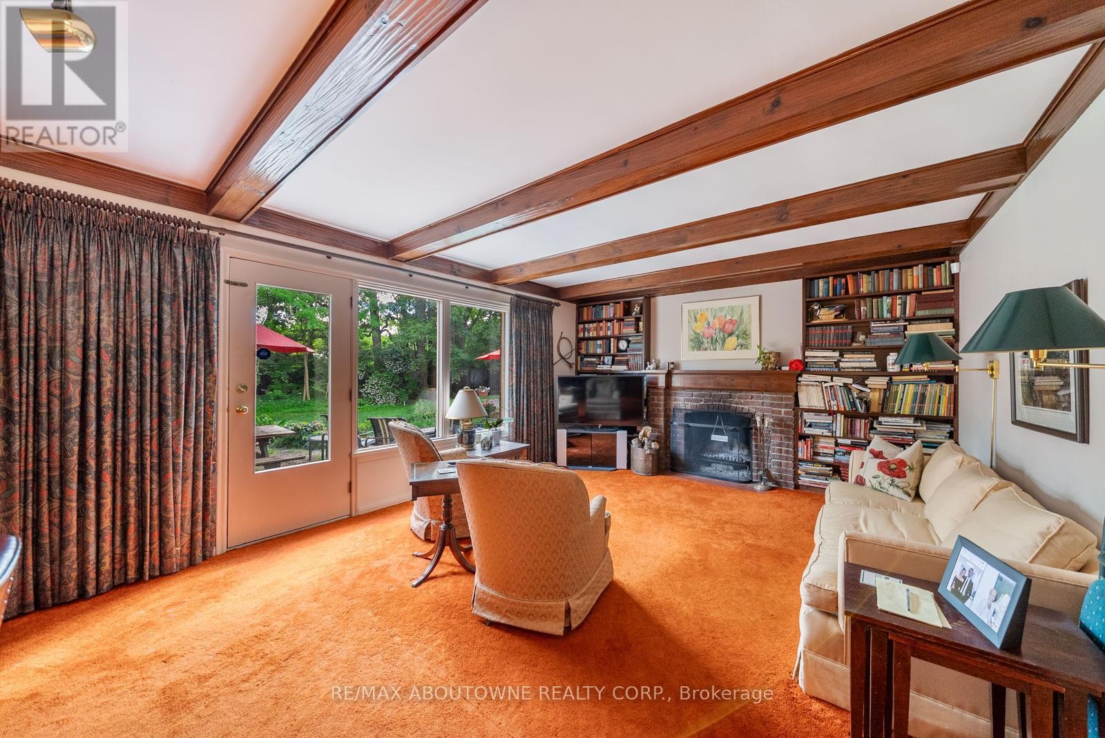 












142 ABBEY COURT

,
Oakville (MO Morrison),




Ontario
L6J4L1

