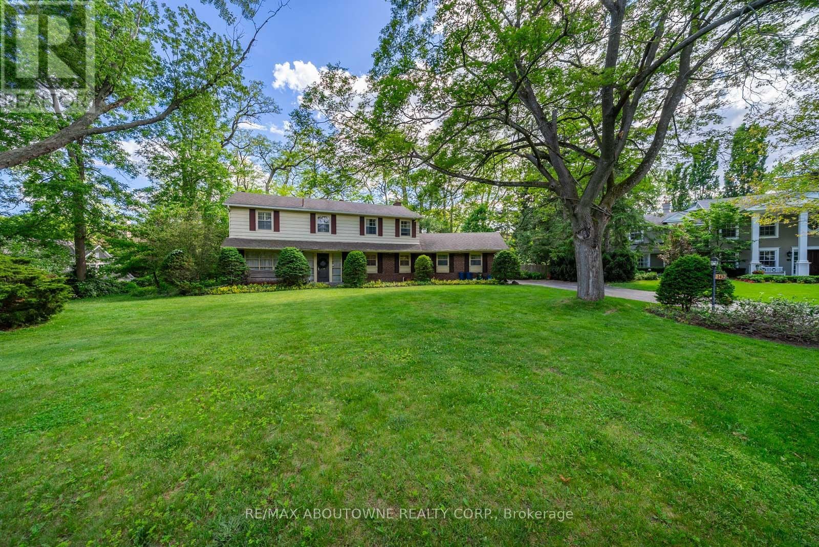 












142 ABBEY COURT

,
Oakville (MO Morrison),




Ontario
L6J4L1

