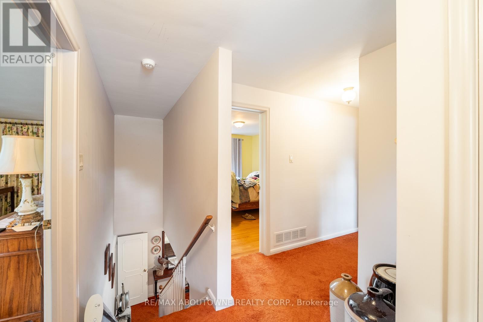 












142 ABBEY COURT

,
Oakville (MO Morrison),




Ontario
L6J4L1

