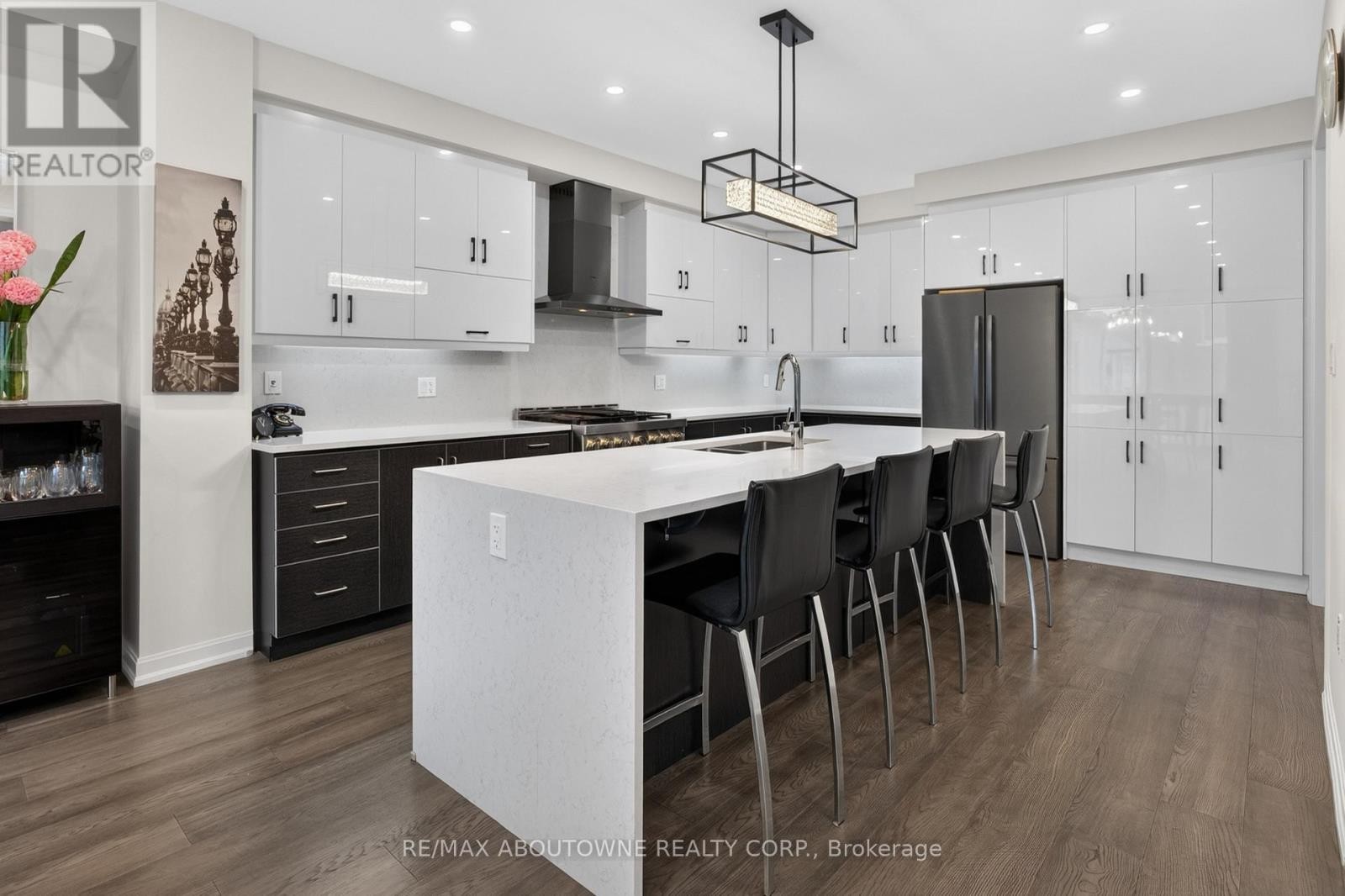 












3364 VERNON POWELL DRIVE

,
Oakville (GO Glenorchy),




Ontario
L6H0Y3


