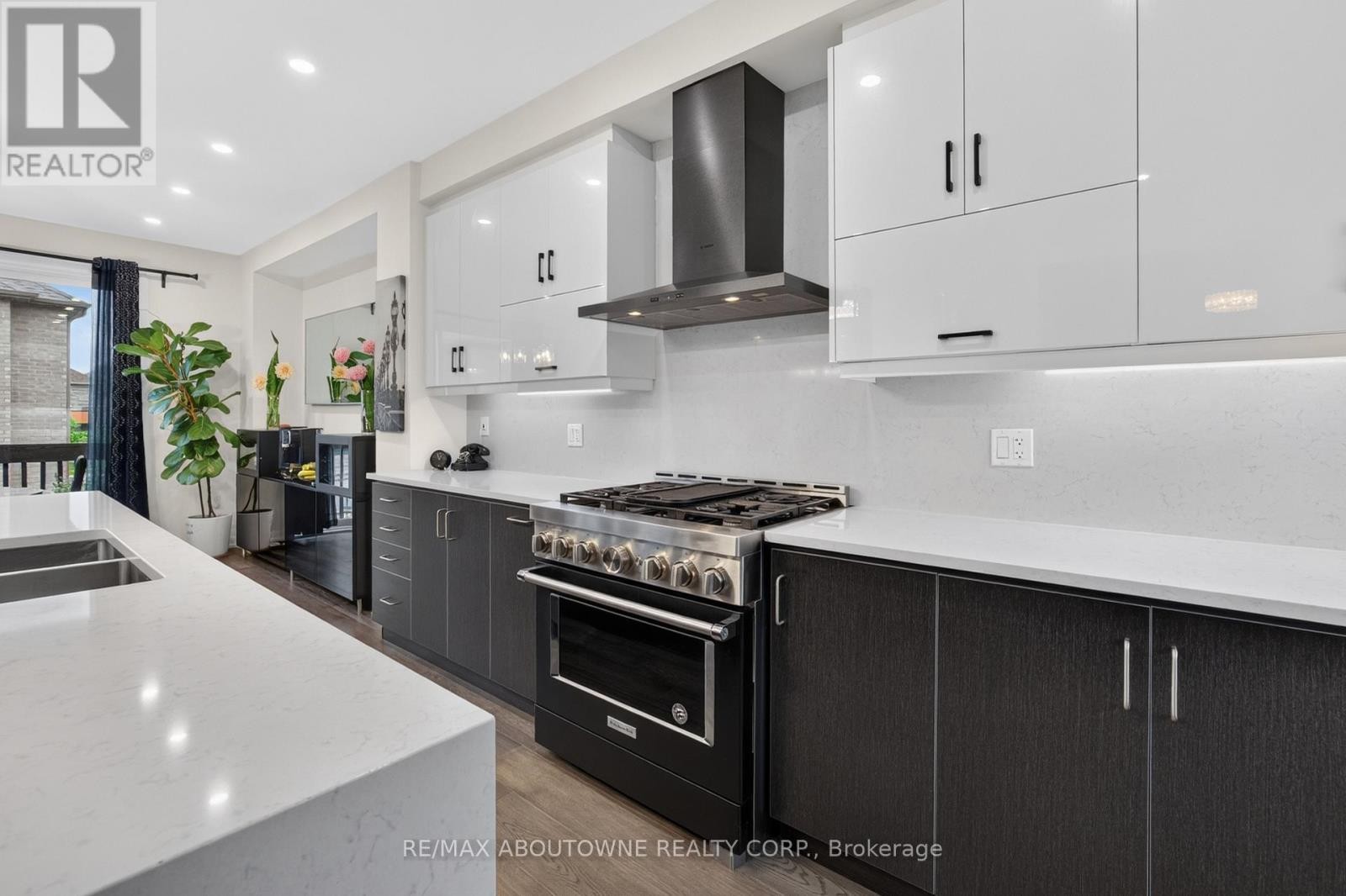 












3364 VERNON POWELL DRIVE

,
Oakville (GO Glenorchy),




Ontario
L6H0Y3

