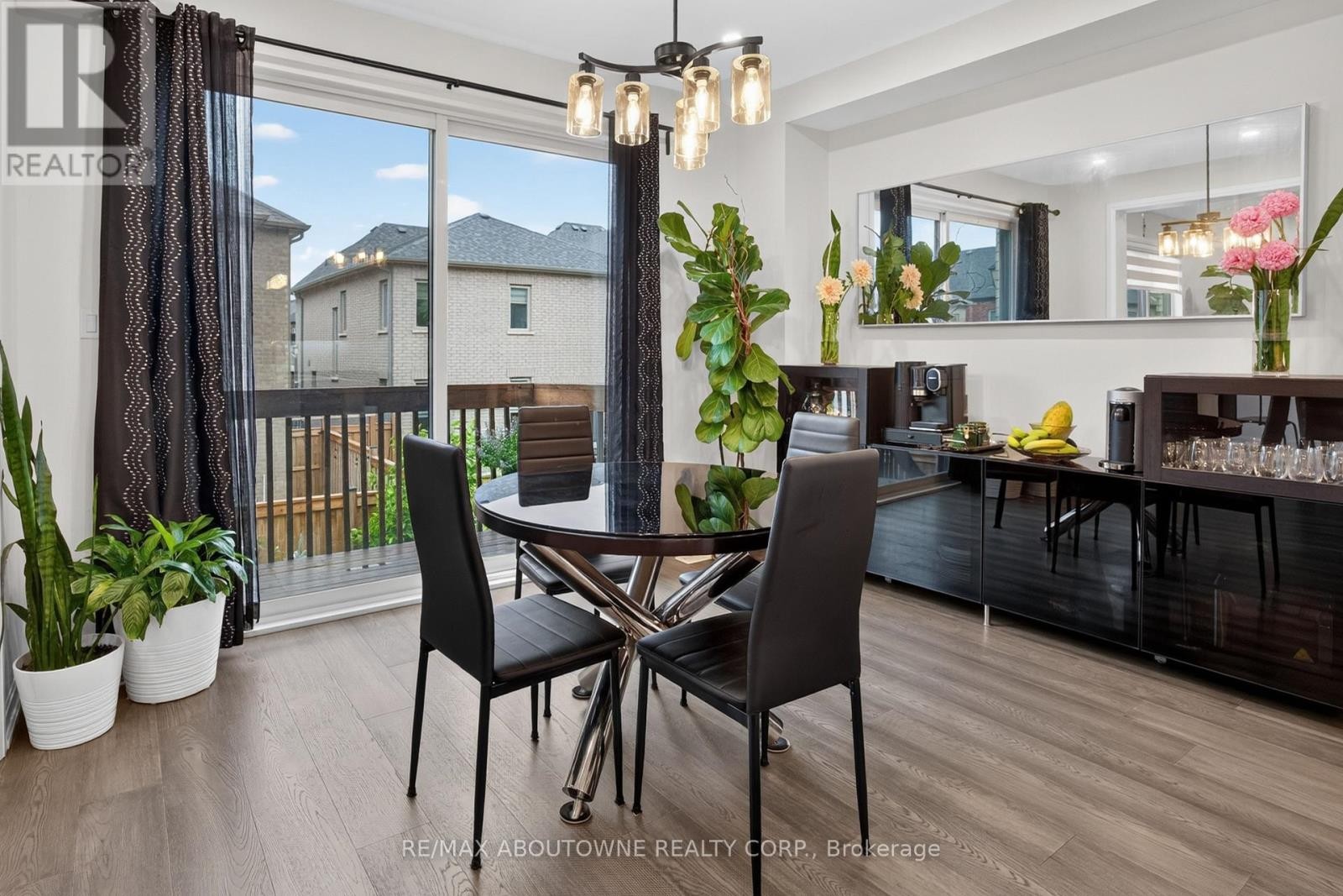 












3364 VERNON POWELL DRIVE

,
Oakville (GO Glenorchy),




Ontario
L6H0Y3

