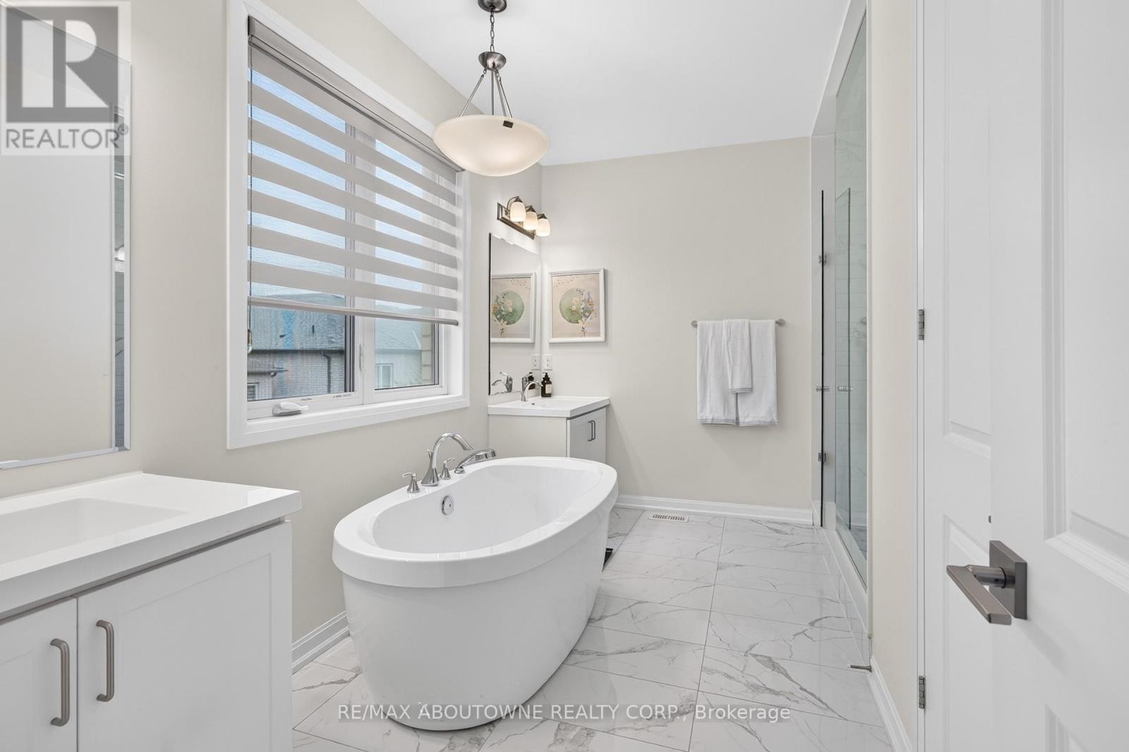 












3364 VERNON POWELL DRIVE

,
Oakville (GO Glenorchy),




Ontario
L6H0Y3

