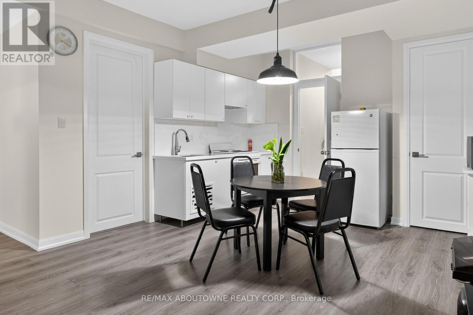 












3364 VERNON POWELL DRIVE

,
Oakville (GO Glenorchy),




Ontario
L6H0Y3


