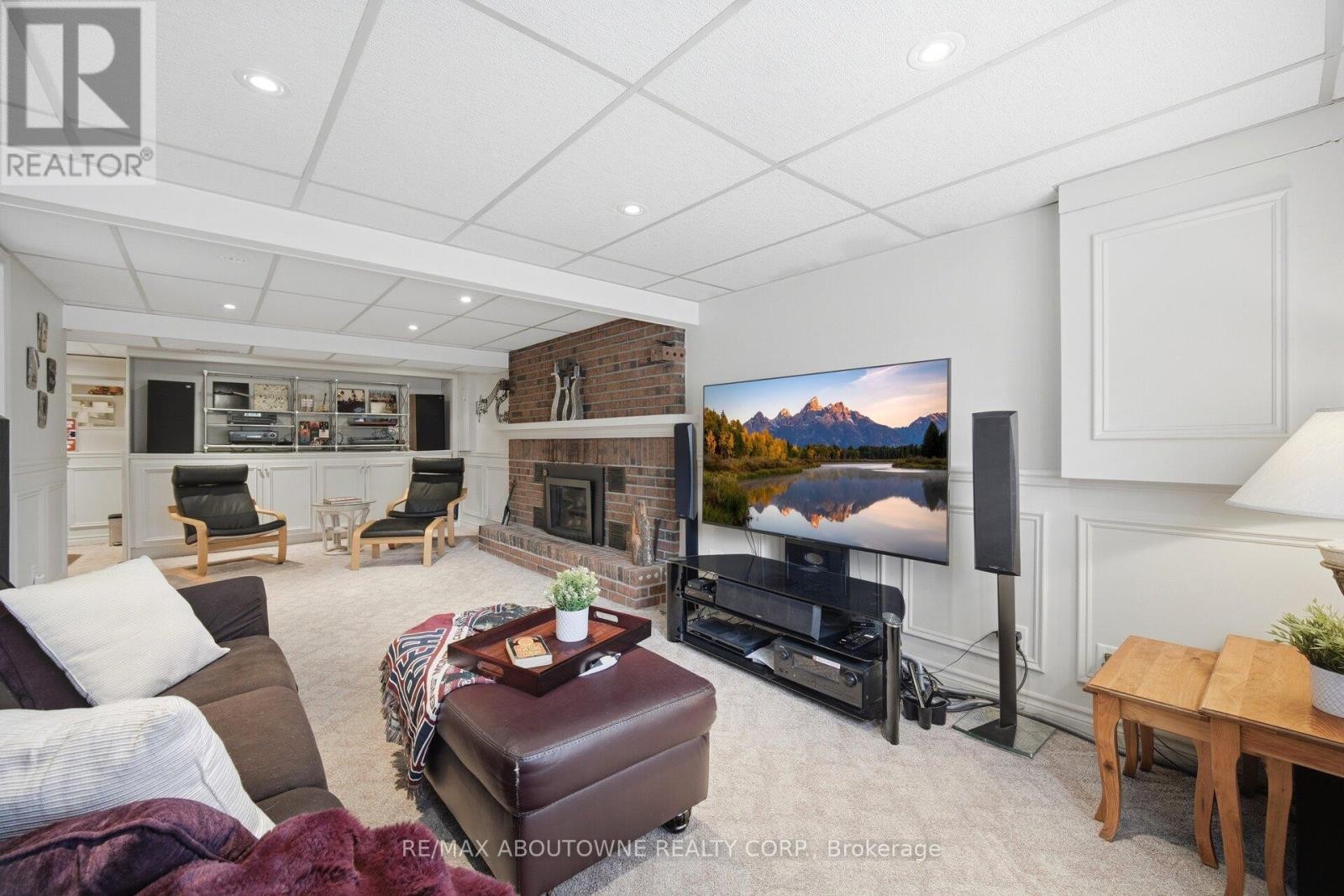 












41 PLAINSMAN ROAD

,
Mississauga (Streetsville),




Ontario
L5N1C4

