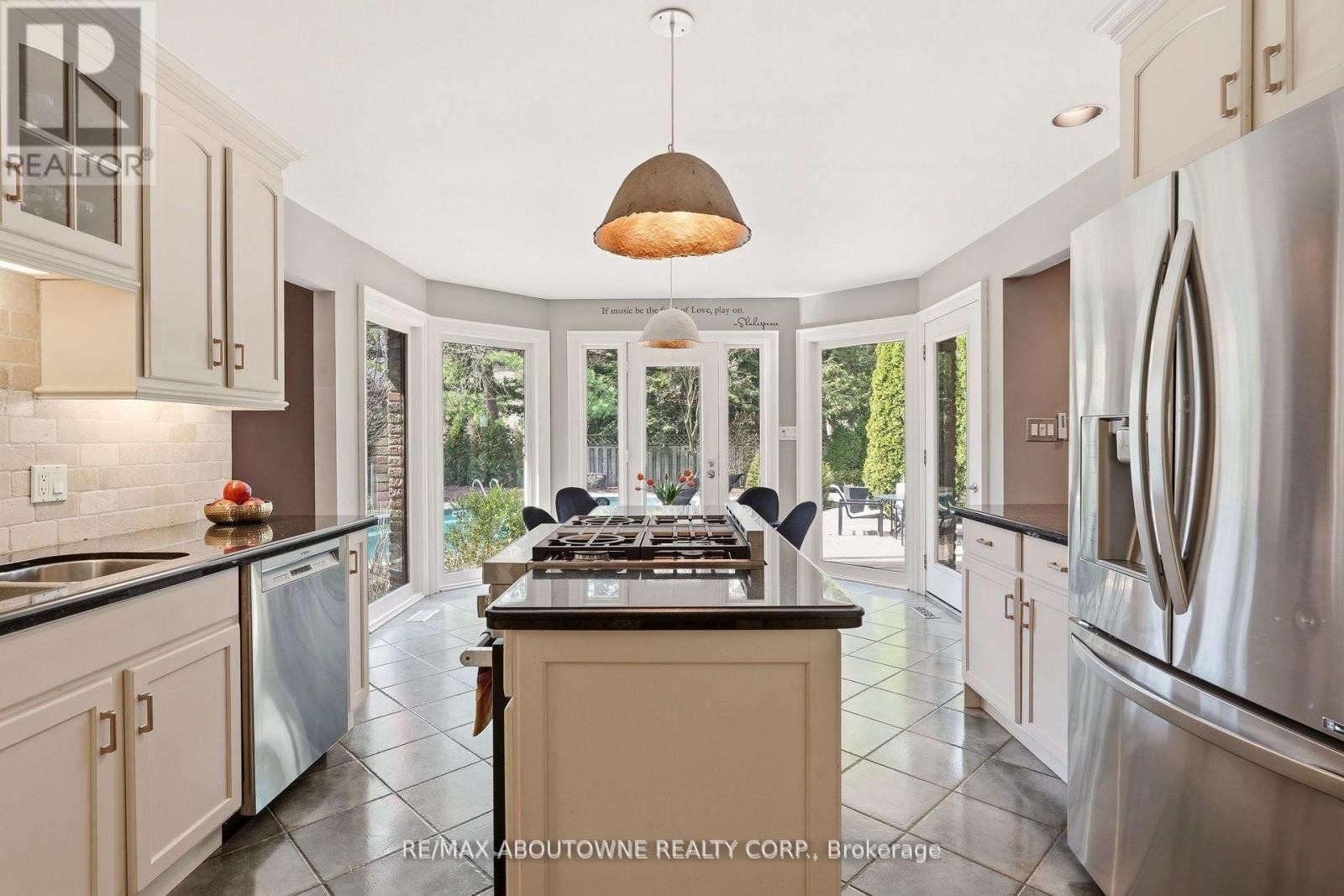 












356 SHOREACRES ROAD

,
Burlington (Shoreacres),




Ontario
L7L2H5

