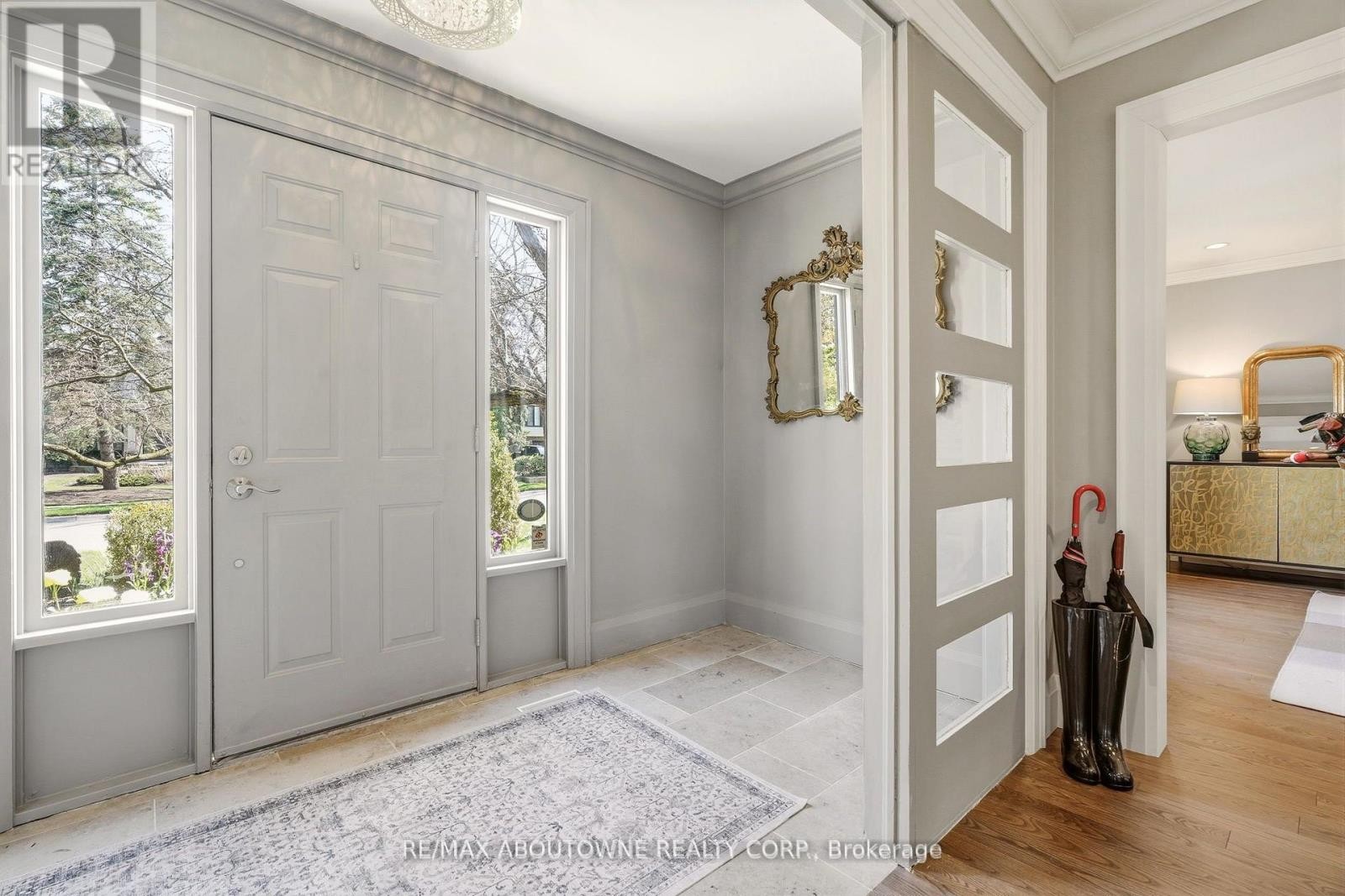 












356 SHOREACRES ROAD

,
Burlington (Shoreacres),




Ontario
L7L2H5

