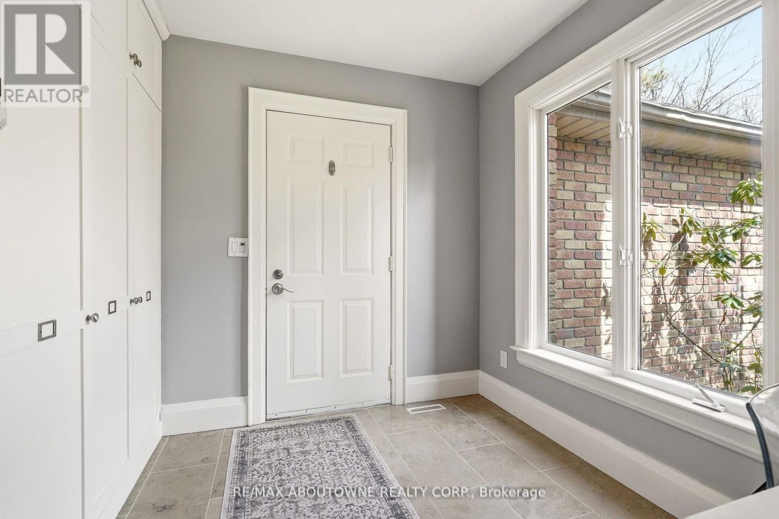 












356 SHOREACRES ROAD

,
Burlington (Shoreacres),




Ontario
L7L2H5

