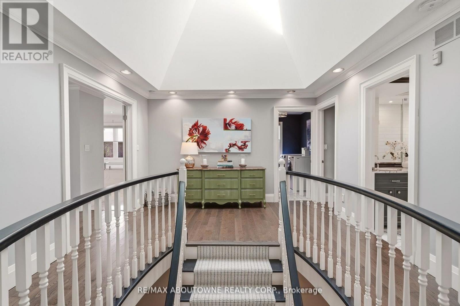 












356 SHOREACRES ROAD

,
Burlington (Shoreacres),




Ontario
L7L2H5

