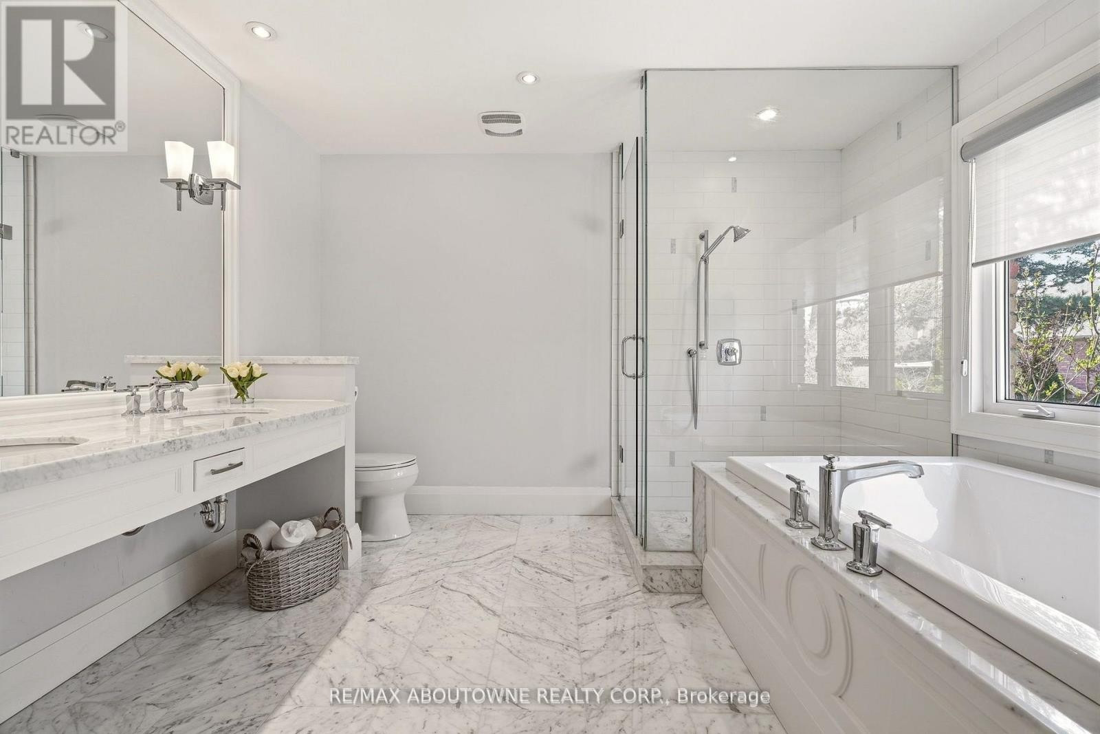 












356 SHOREACRES ROAD

,
Burlington (Shoreacres),




Ontario
L7L2H5

