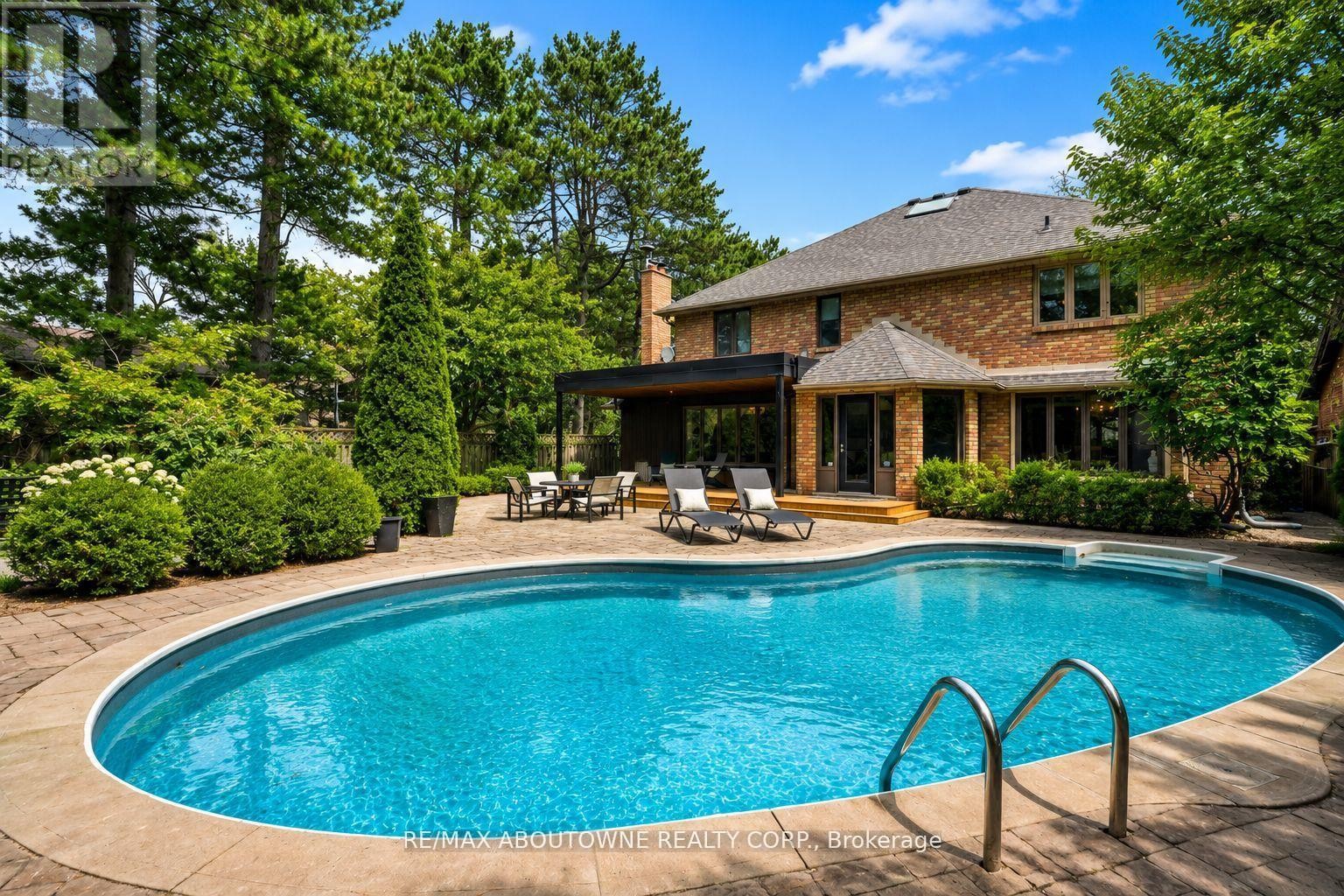 












356 SHOREACRES ROAD

,
Burlington (Shoreacres),




Ontario
L7L2H5

