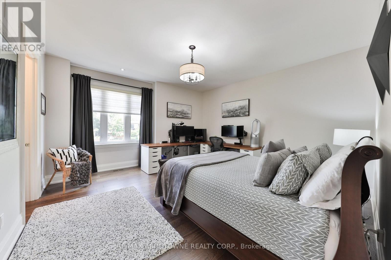 












408 SAVILLE CRESCENT

,
Oakville (WO West),




Ontario
L6L3T8

