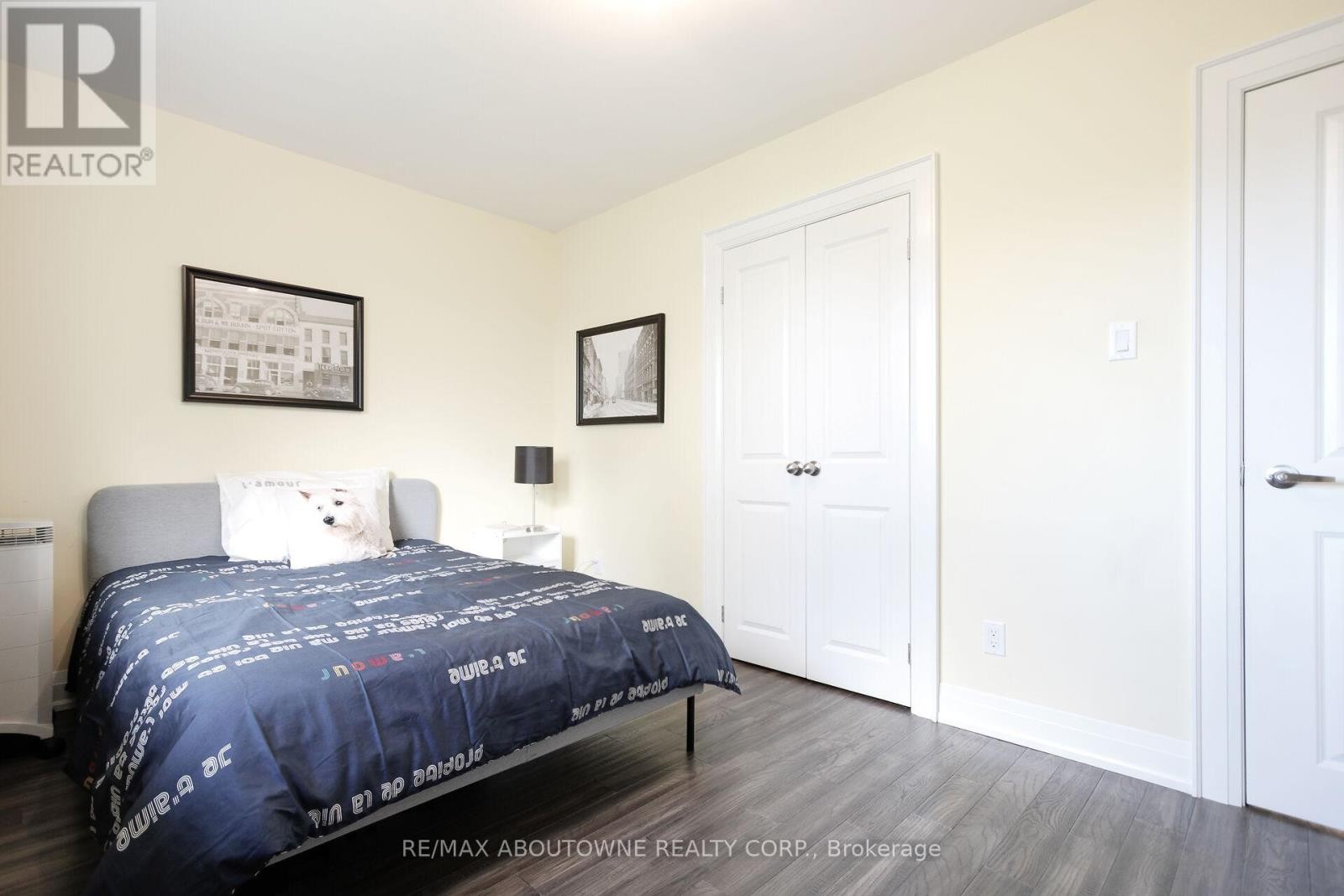 












3302 CARDROSS ROAD

,
Mississauga (Applewood),




Ontario
L4X2N2

