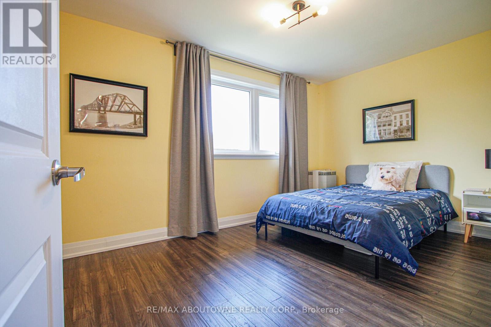 












3302 CARDROSS ROAD

,
Mississauga (Applewood),




Ontario
L4X2N2

