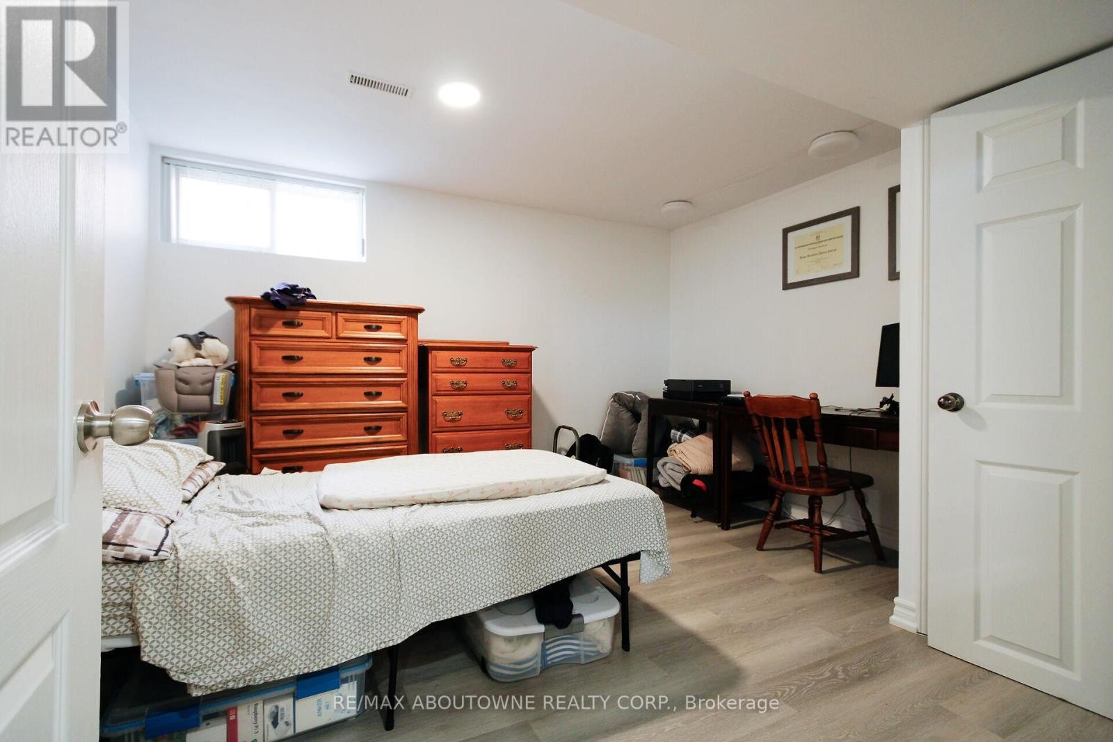 












3302 CARDROSS ROAD

,
Mississauga (Applewood),




Ontario
L4X2N2

