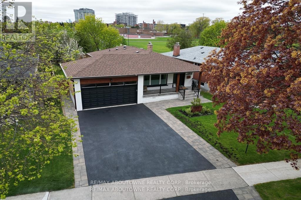 












3302 CARDROSS ROAD

,
Mississauga (Applewood),




Ontario
L4X2N2

