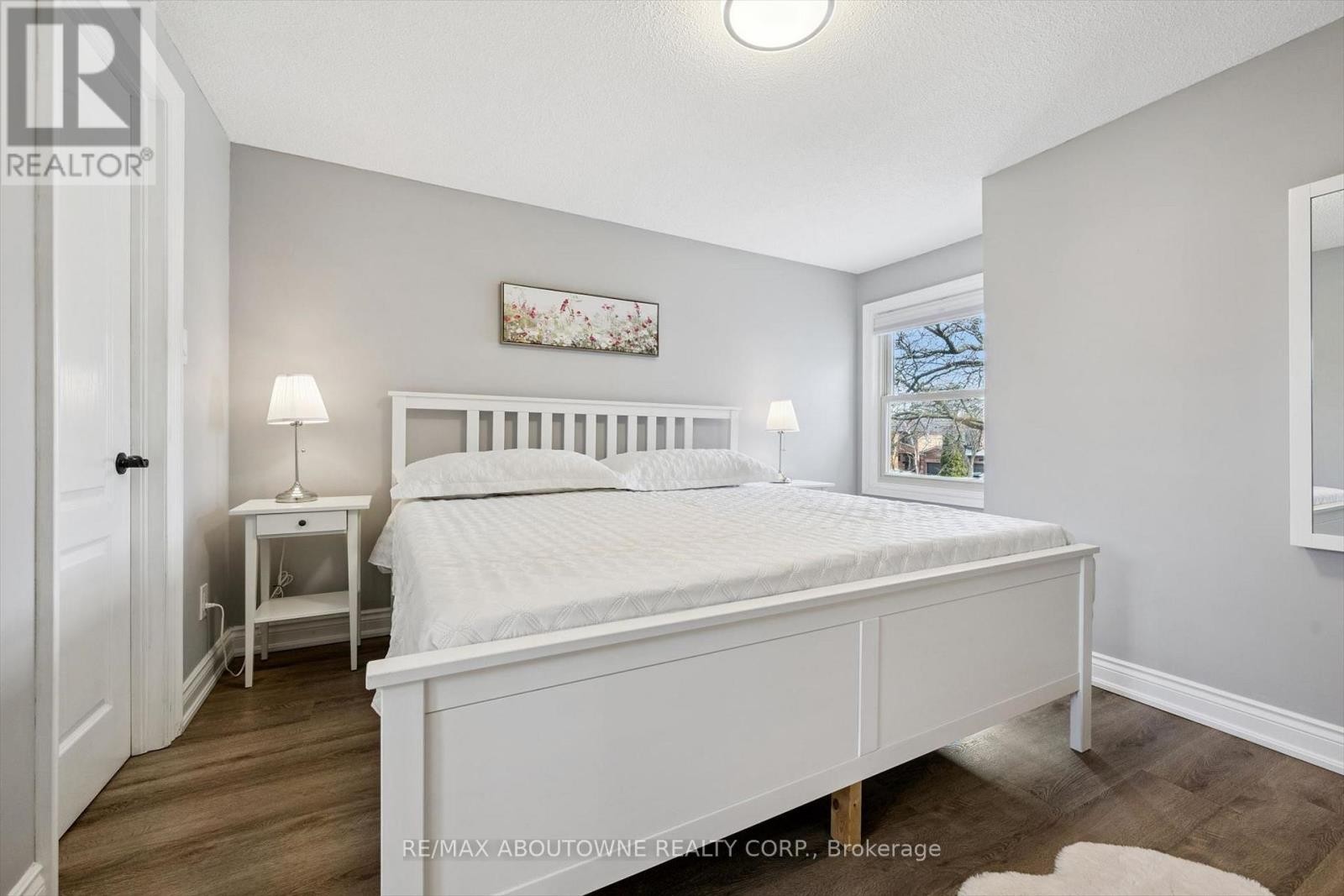 












395 MAIDSTONE CRESCENT

,
Oakville (GA Glen Abbey),




Ontario
L6M1C1

