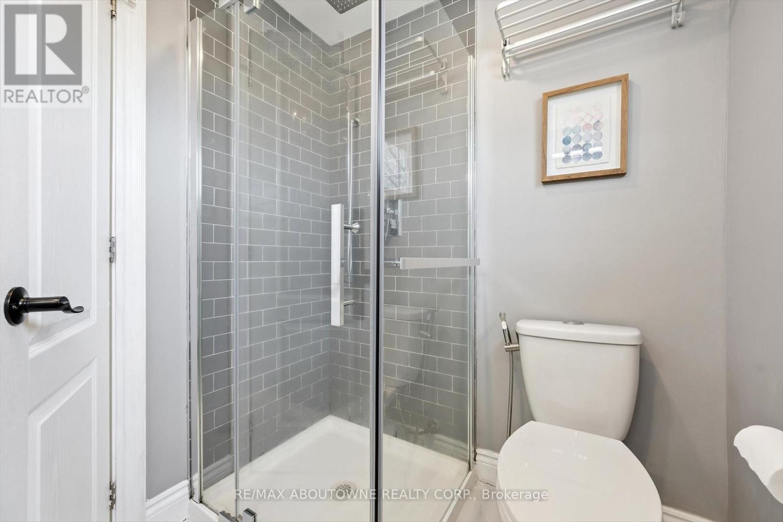 












395 MAIDSTONE CRESCENT

,
Oakville (GA Glen Abbey),




Ontario
L6M1C1

