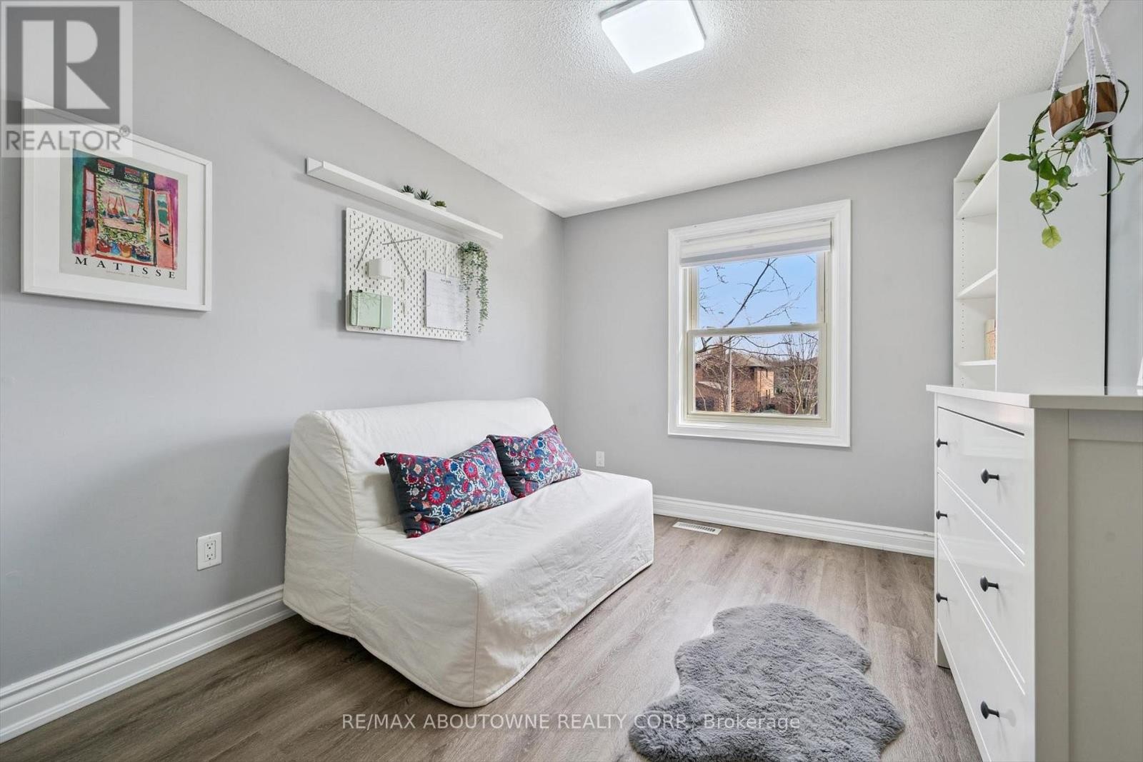 












395 MAIDSTONE CRESCENT

,
Oakville (GA Glen Abbey),




Ontario
L6M1C1

