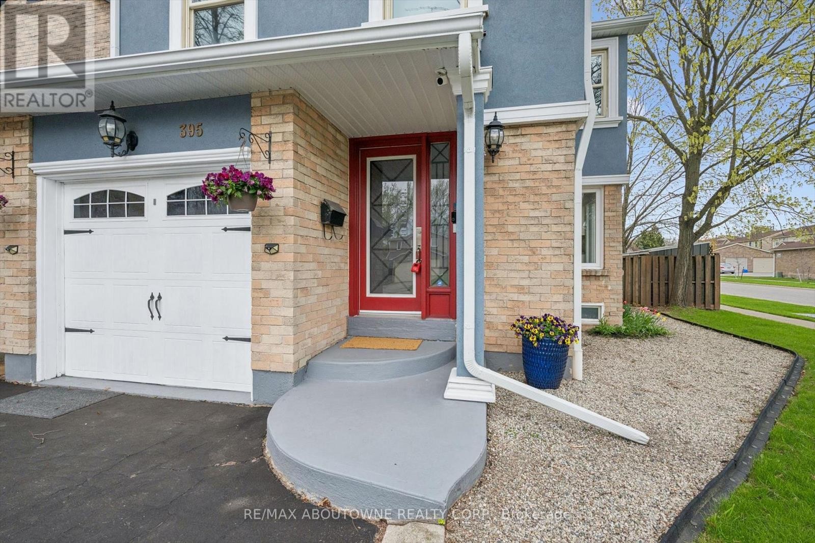 












395 MAIDSTONE CRESCENT

,
Oakville (GA Glen Abbey),




Ontario
L6M1C1

