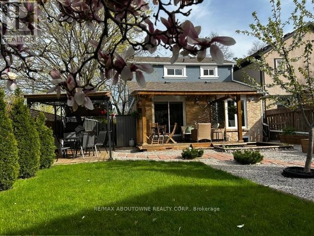 












395 MAIDSTONE CRESCENT

,
Oakville (GA Glen Abbey),




Ontario
L6M1C1

