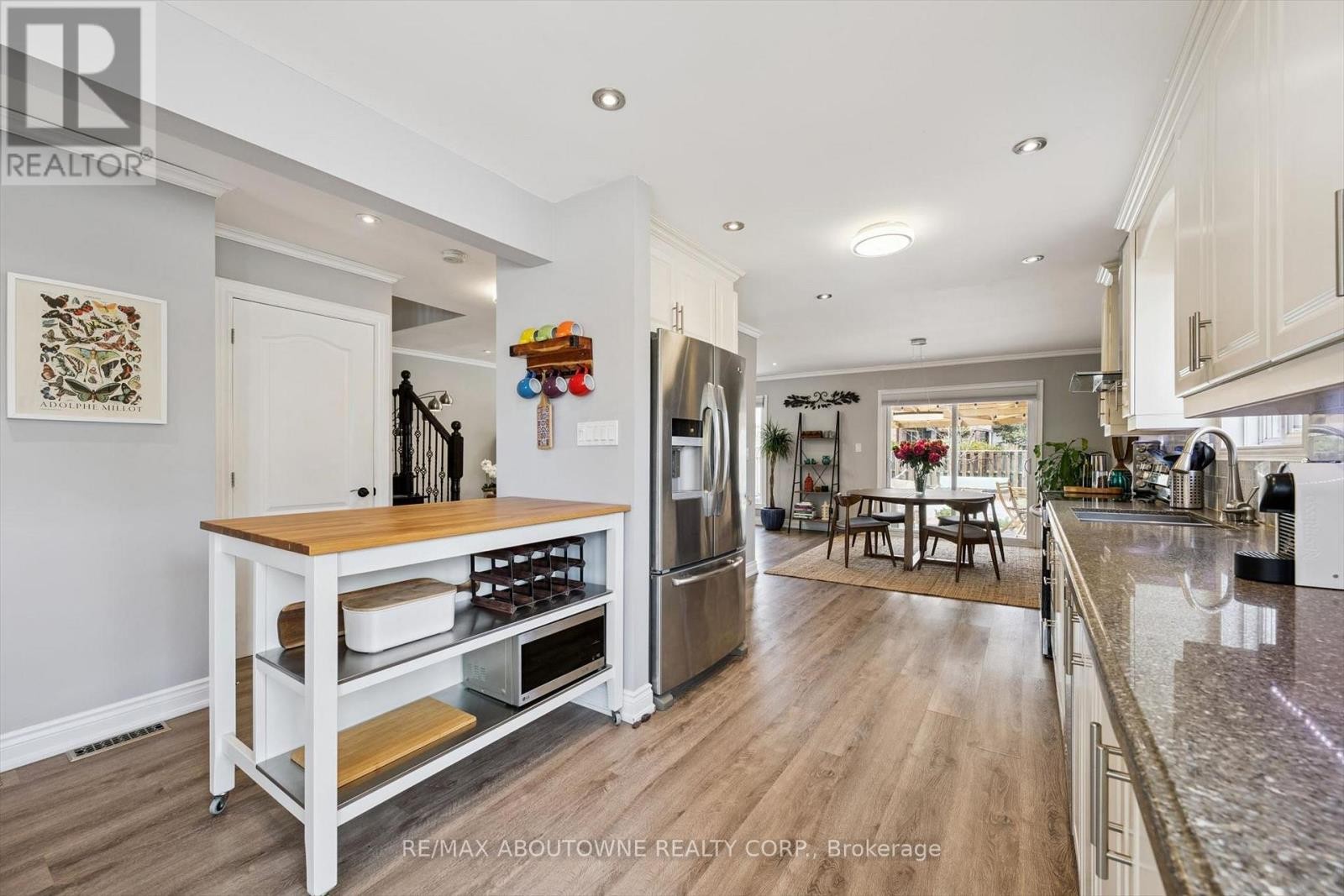 












395 MAIDSTONE CRESCENT

,
Oakville (GA Glen Abbey),




Ontario
L6M1C1

