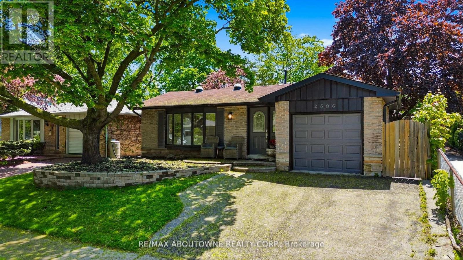 












2306 DEVON ROAD

,
Oakville (FD Ford),




Ontario
L6J5R4

