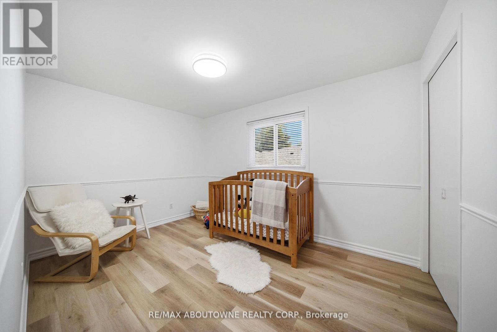 












2306 DEVON ROAD

,
Oakville (FD Ford),




Ontario
L6J5R4

