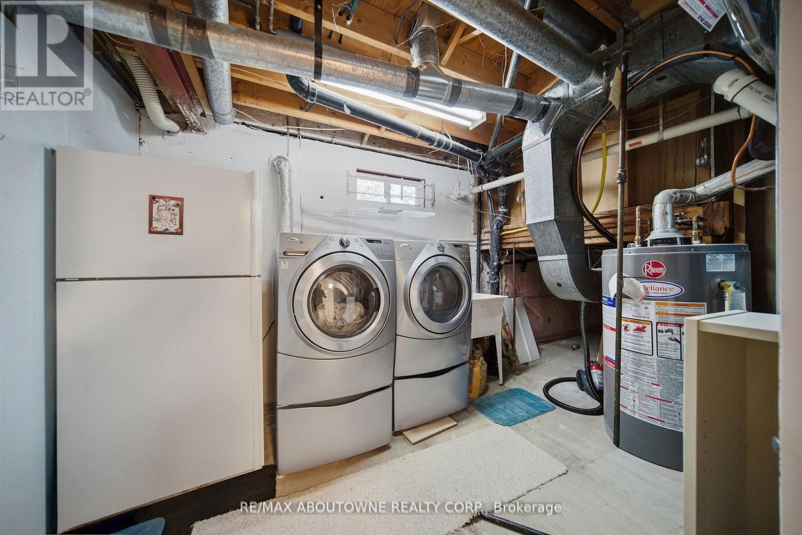 












2306 DEVON ROAD

,
Oakville (FD Ford),




Ontario
L6J5R4

