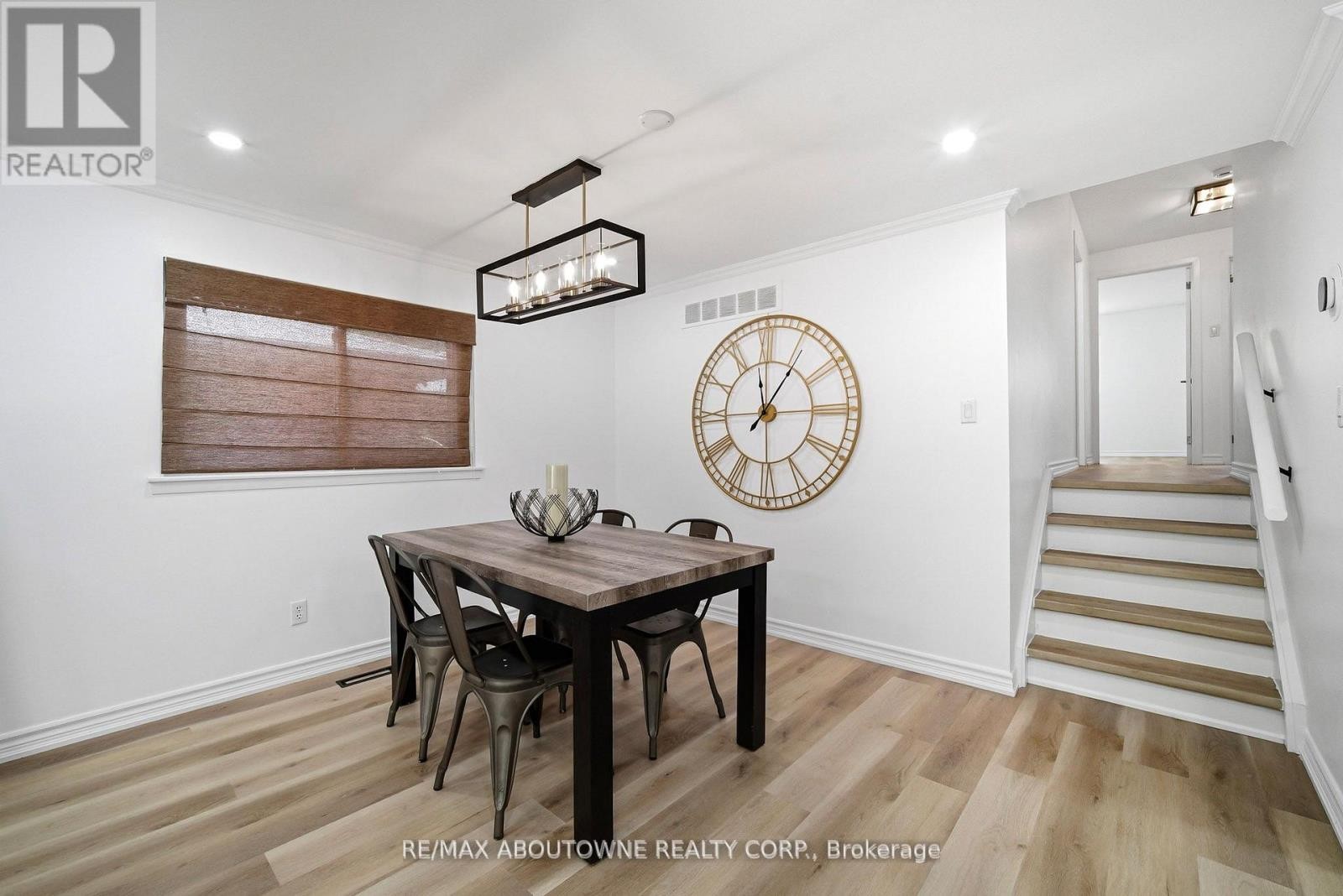 












2306 DEVON ROAD

,
Oakville (FD Ford),




Ontario
L6J5R4

