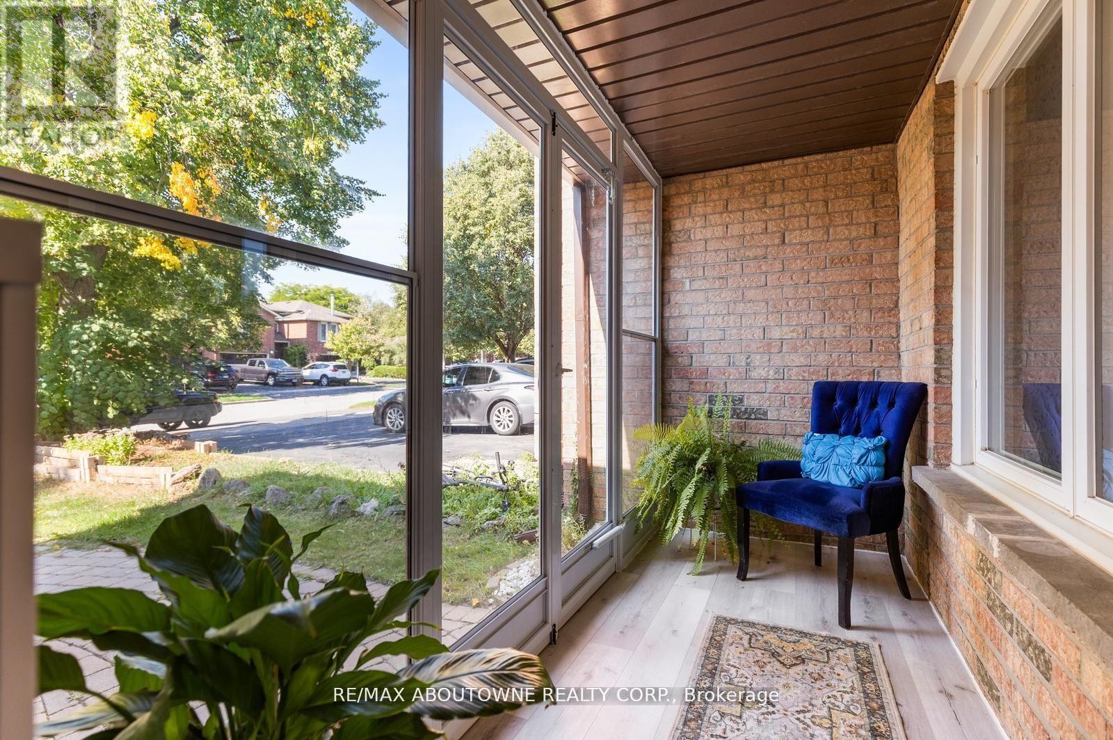 












1118 AVONDALE DRIVE

,
Oakville (WC Wedgewood Creek),




Ontario
L6H5L4

