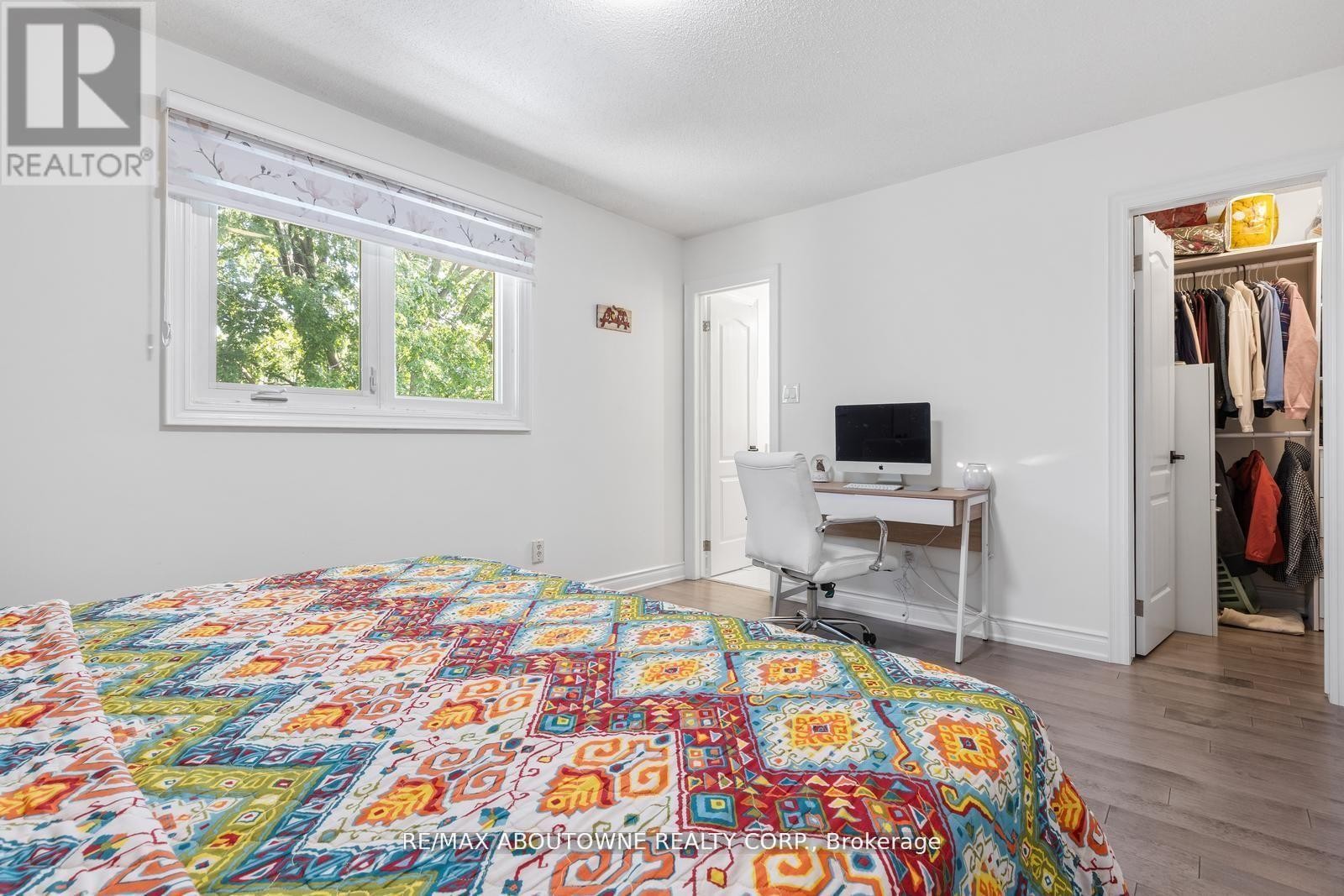 












1118 AVONDALE DRIVE

,
Oakville (WC Wedgewood Creek),




Ontario
L6H5L4

