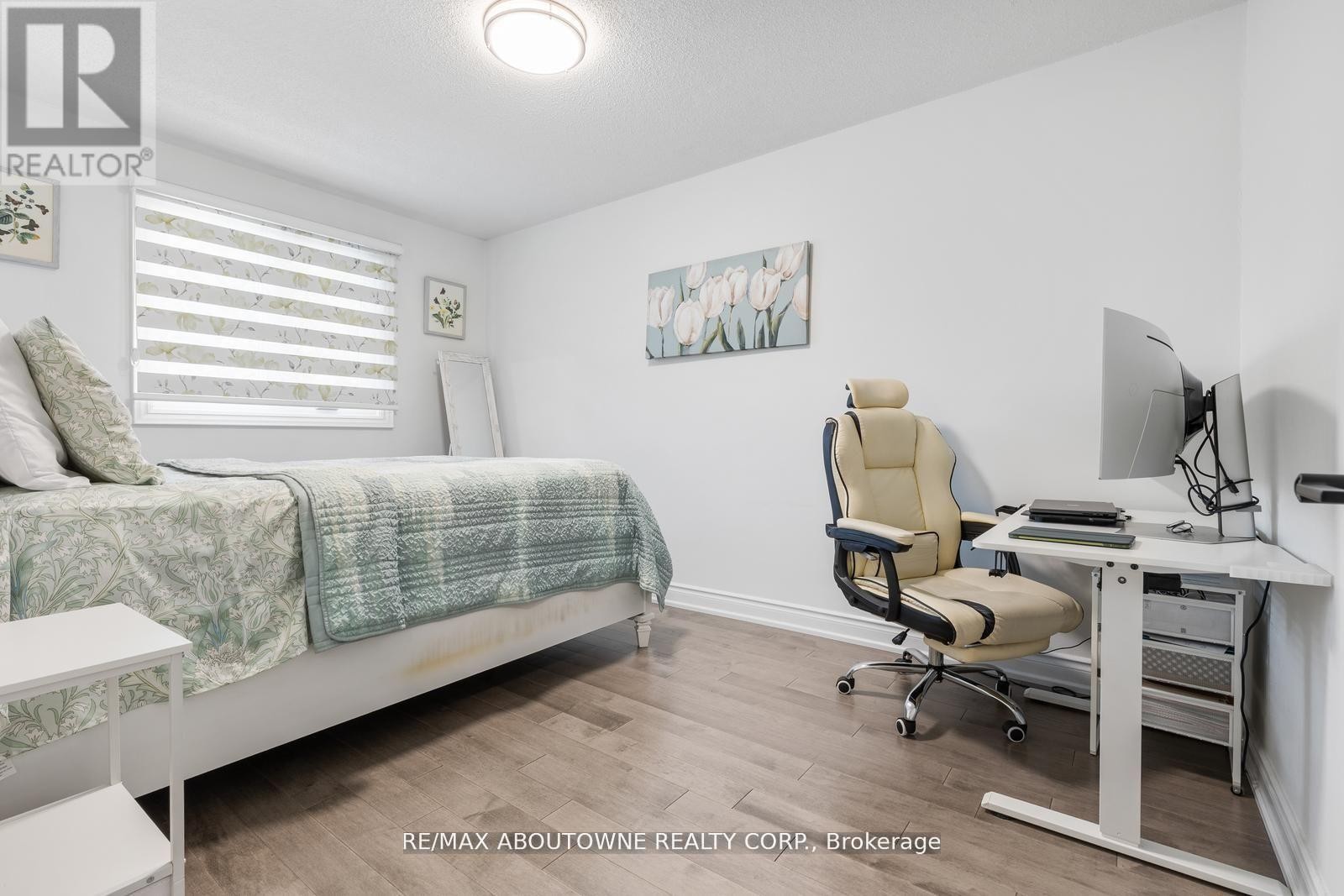 












1118 AVONDALE DRIVE

,
Oakville (WC Wedgewood Creek),




Ontario
L6H5L4

