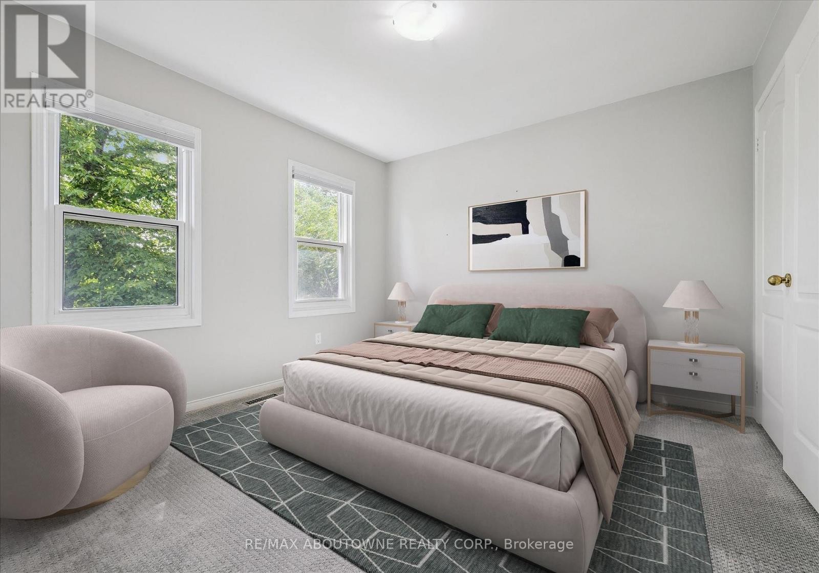 












2456 SIXTH LINE

,
Oakville (RO River Oaks),




Ontario
L6H5Z8

