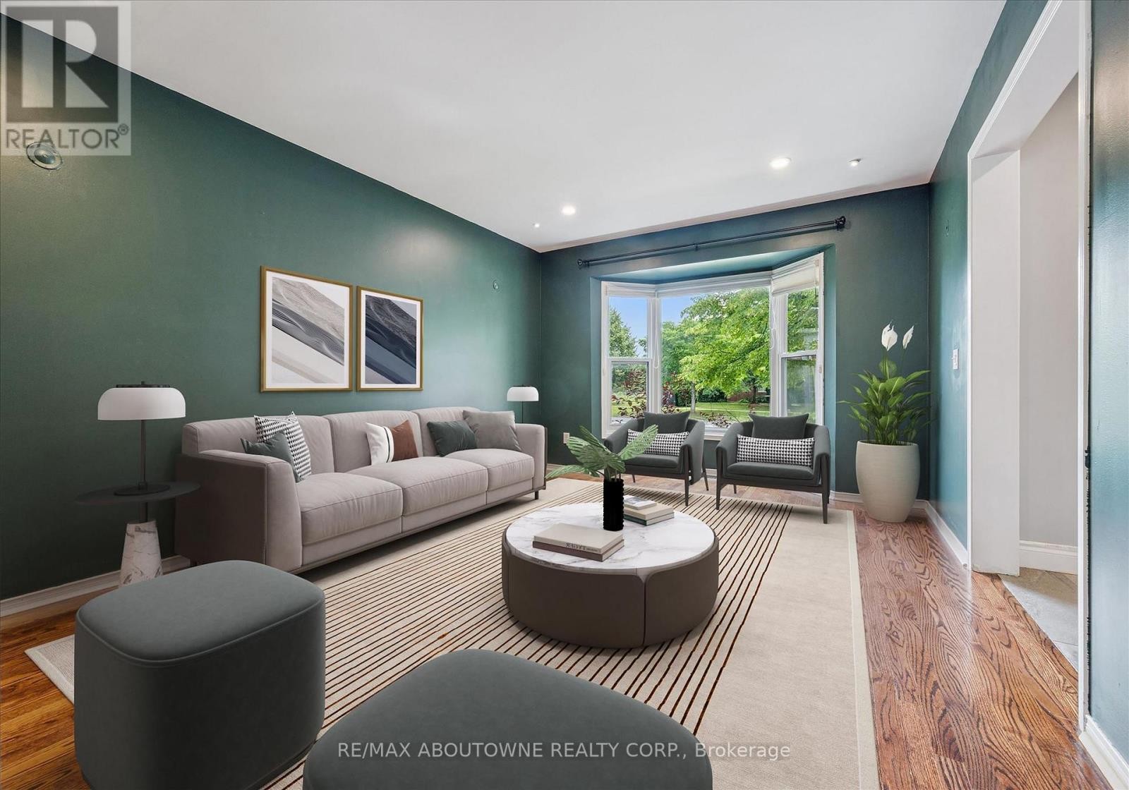 












2456 SIXTH LINE

,
Oakville (RO River Oaks),




Ontario
L6H5Z8

