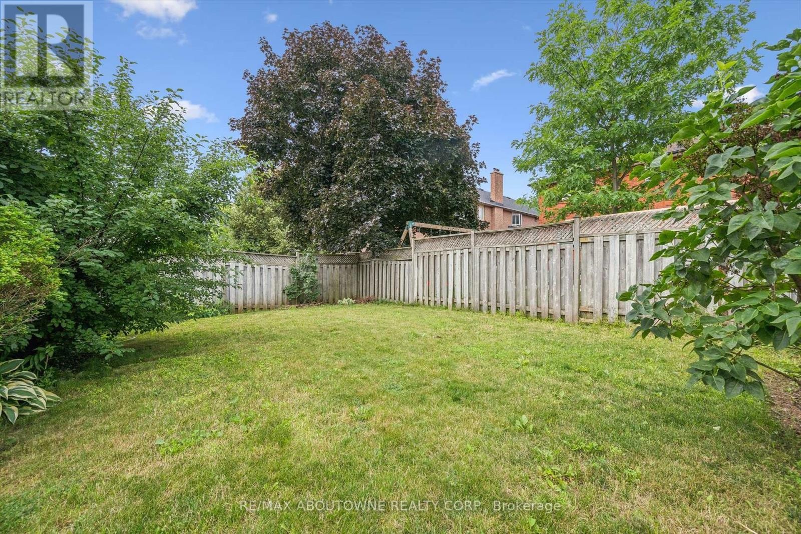 












2456 SIXTH LINE

,
Oakville (RO River Oaks),




Ontario
L6H5Z8


