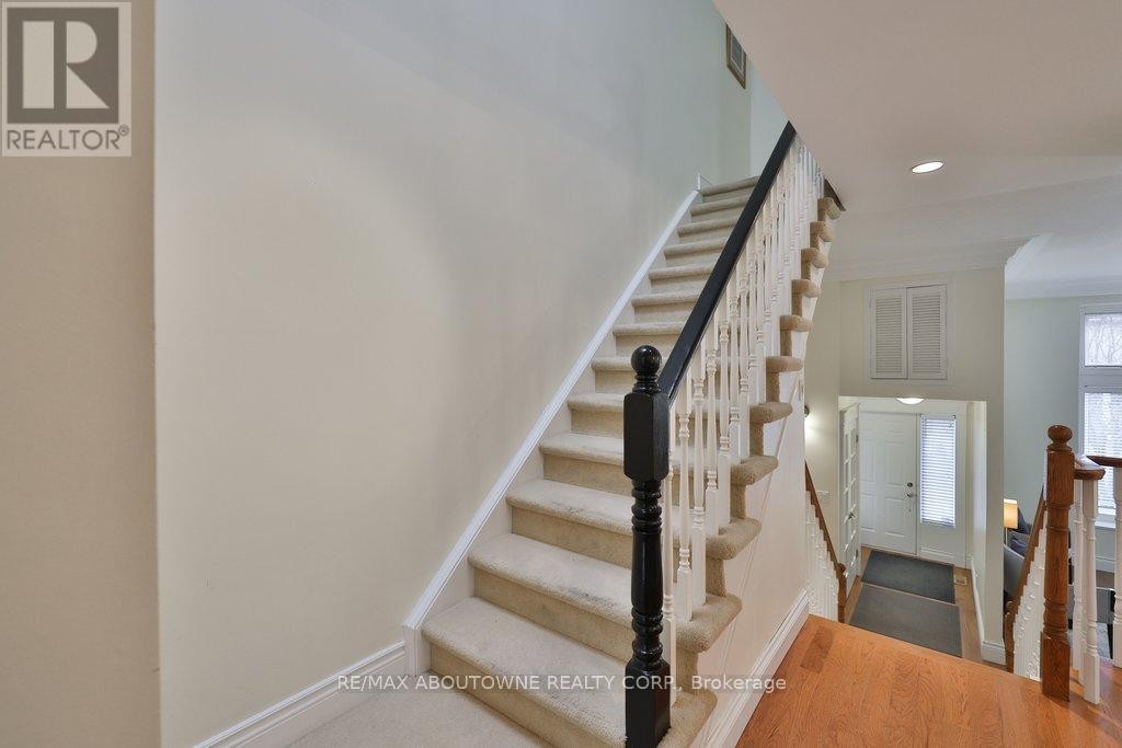 












86 FORSYTHE STREET

,
Oakville (CO Central),




Ontario
L6K3J8

