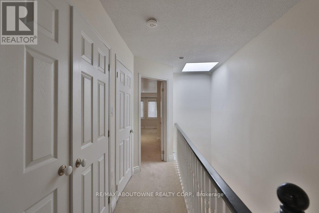 












86 FORSYTHE STREET

,
Oakville (CO Central),




Ontario
L6K3J8

