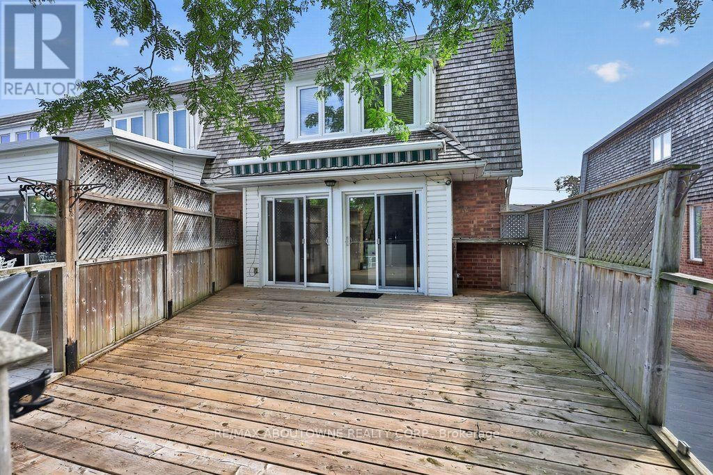 












86 FORSYTHE STREET

,
Oakville (CO Central),




Ontario
L6K3J8

