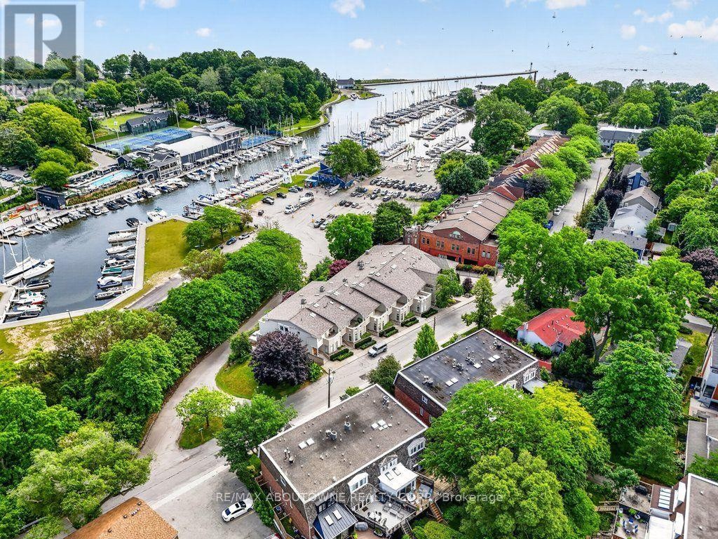 












86 FORSYTHE STREET

,
Oakville (CO Central),




Ontario
L6K3J8

